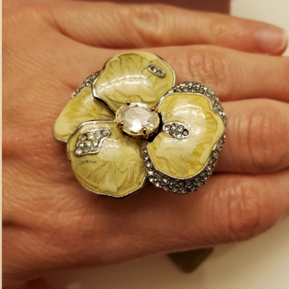 New no tag Juicy Couture yellow flower floral ring size 8